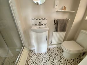 En-Suite- click for photo gallery